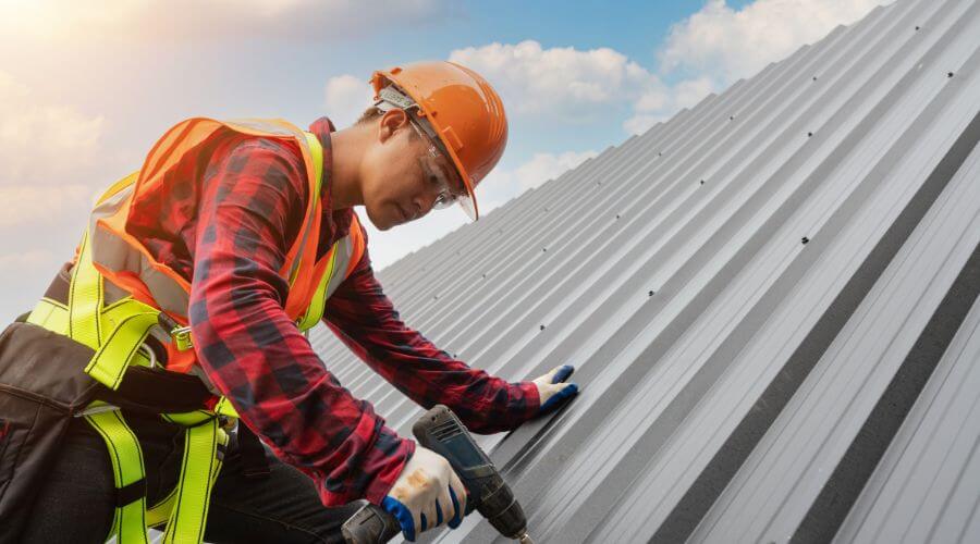 Professional metal roof installation in Bayamon, PR